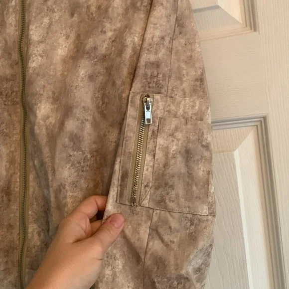 jacket - Picture 3 of 4